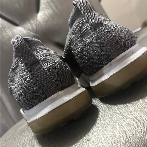 Nike Men's Gray Running Shoes - Picture 6 of 8